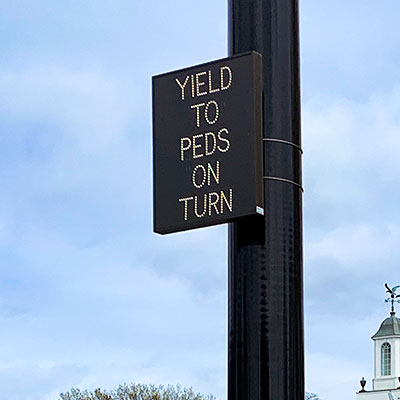 yeld to pedestrian sign image