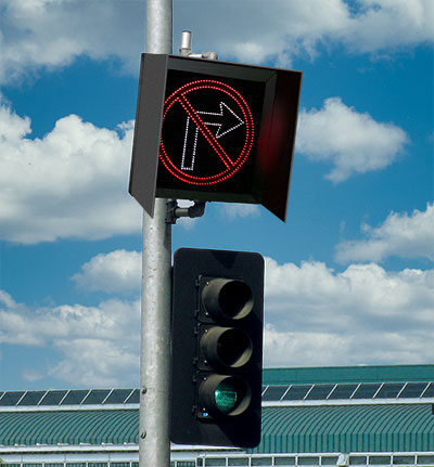dot no right turn sign image